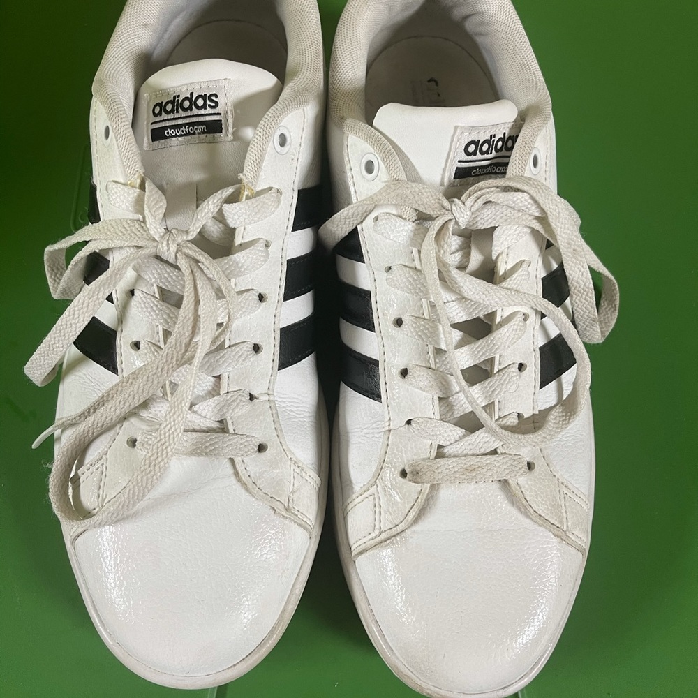 Adidas Sneakers